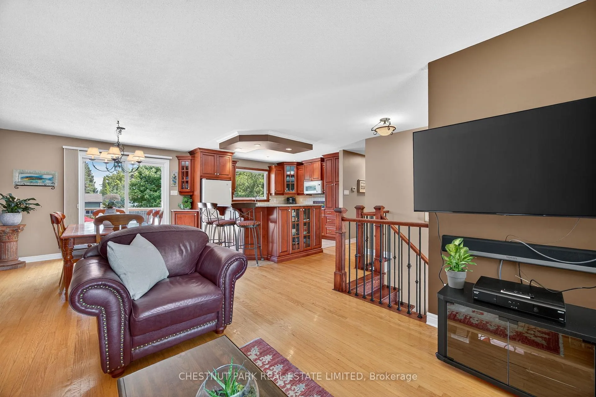 Photo 15 of 311 Pine Drive, Barrie, Bayshore — HOMEH