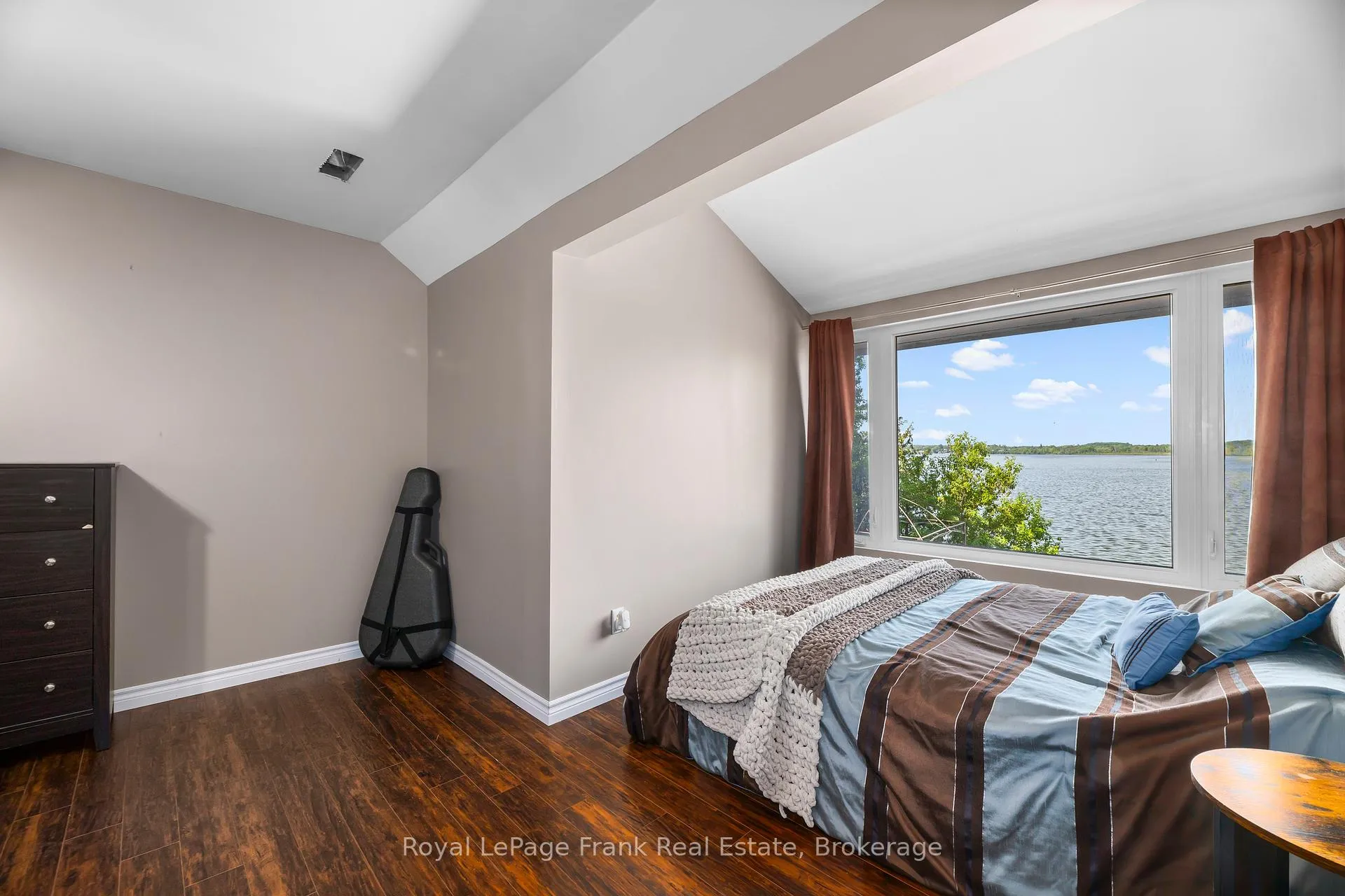 Photo 15 of 24 Pettet Drive, Scugog, Rural Scugog — HOMEH
