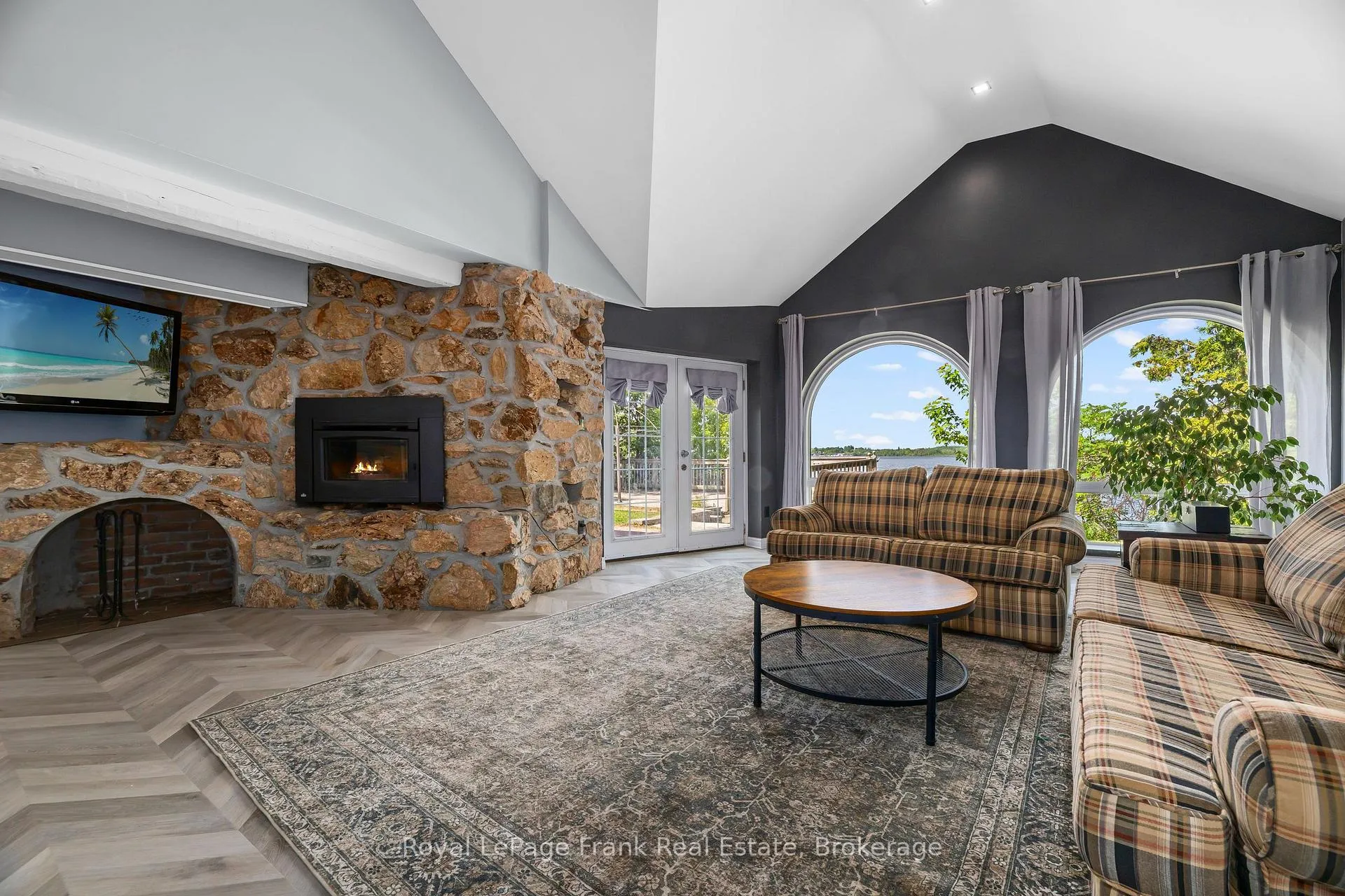 Photo 25 of 24 Pettet Drive, Scugog, Rural Scugog — HOMEH