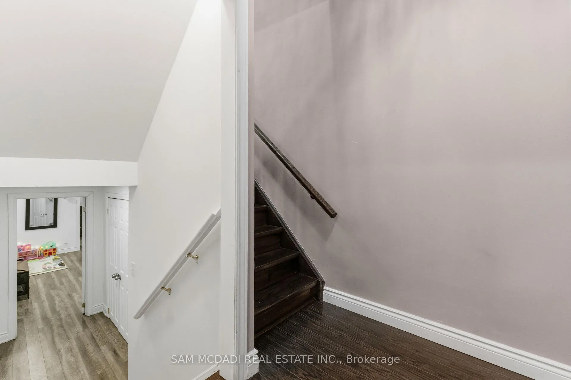 Photo 38 of 6 Chesham Court, Brampton, Snelgrove — HOMEH