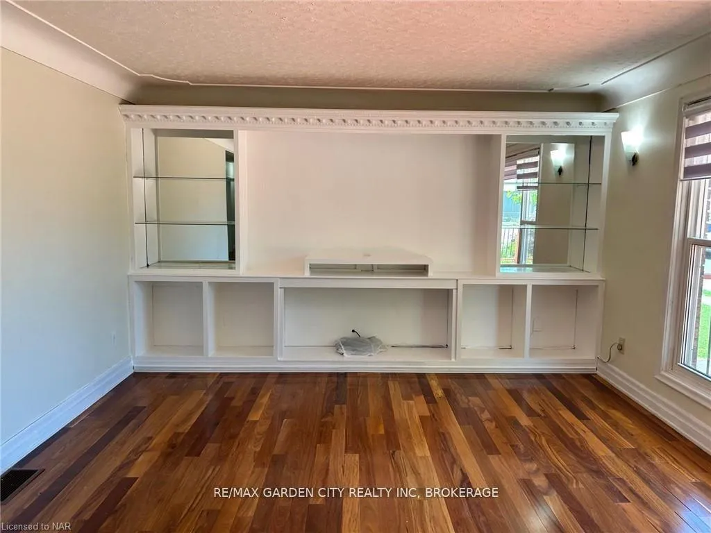 Photo 7 of Unit UPPER, 834 David Street, Welland, Lincoln/Crowland — HOMEH