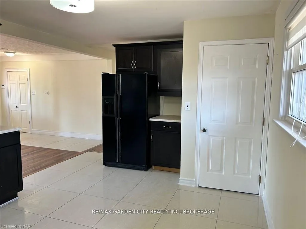 Photo 9 of Unit UPPER, 834 David Street, Welland, Lincoln/Crowland — HOMEH