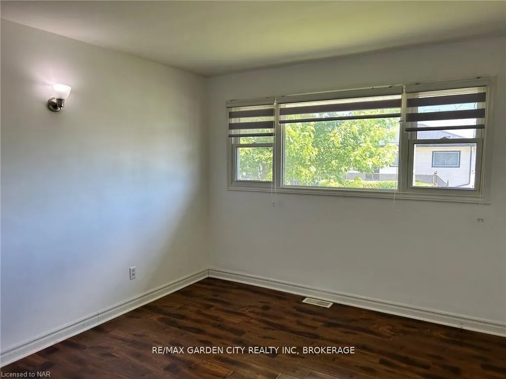 Photo 13 of Unit UPPER, 834 David Street, Welland, Lincoln/Crowland — HOMEH