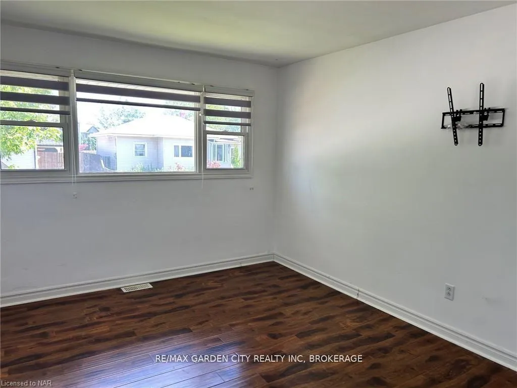 Photo 14 of Unit UPPER, 834 David Street, Welland, Lincoln/Crowland — HOMEH
