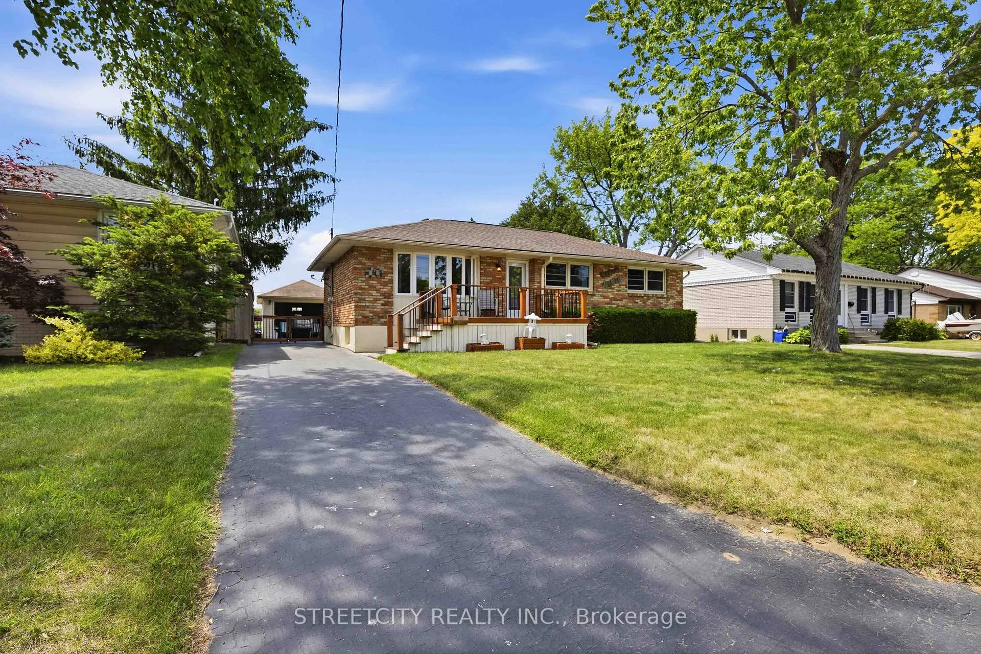 Front of 893 Hollands Avenue