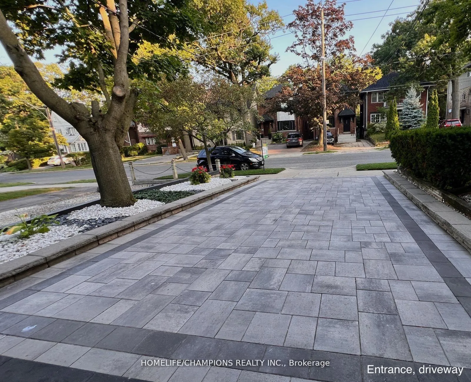 Photo 2 of 291 St Clair Avenue E, Toronto, Rosedale-Moore Park — HOMEH