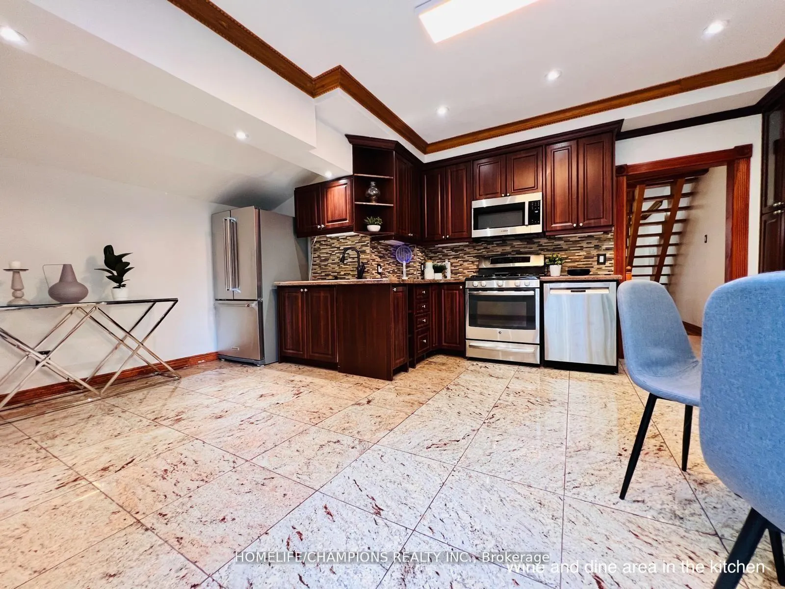 Photo 28 of 291 St Clair Avenue E, Toronto, Rosedale-Moore Park — HOMEH