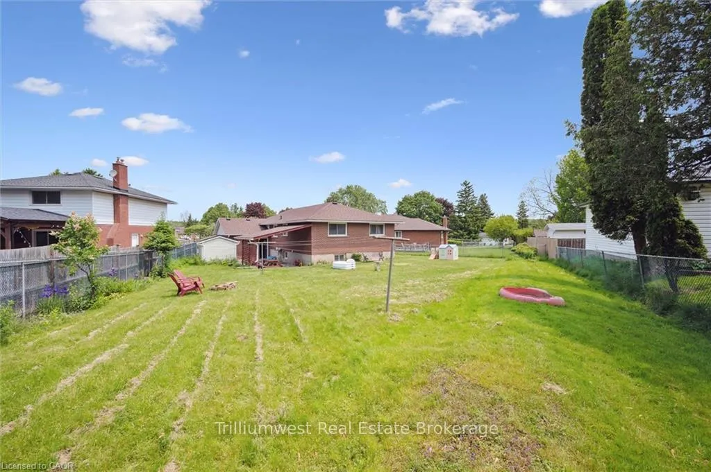 Photo 12 of 11 Van Horne Place, Kitchener — HOMEH