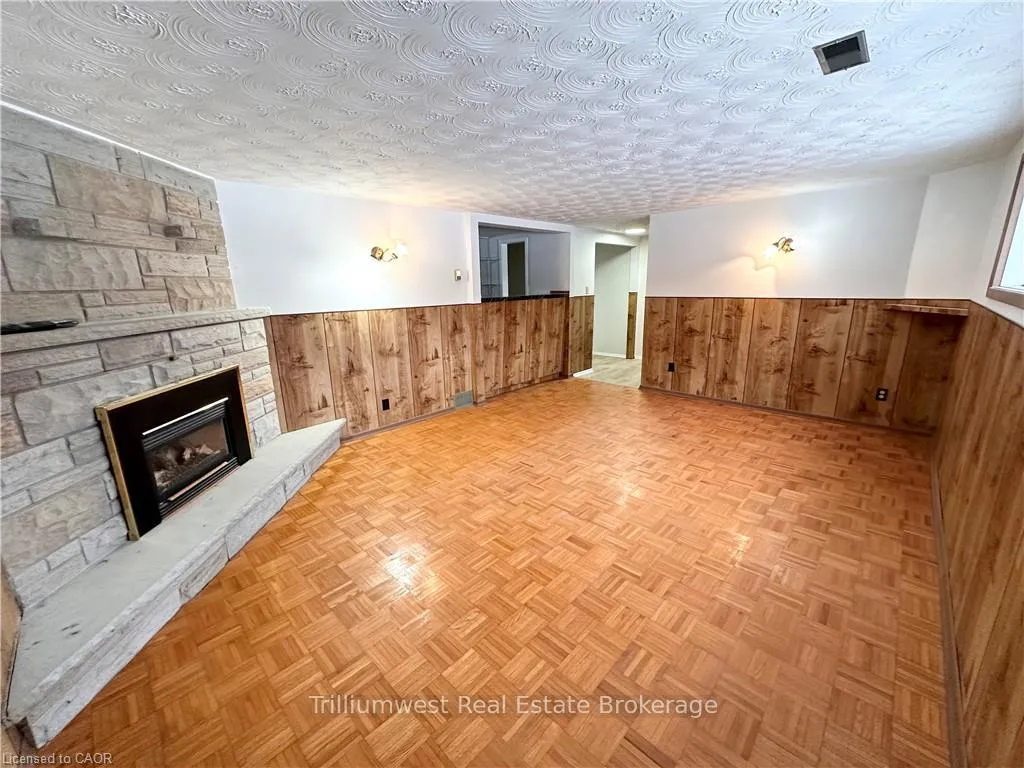 Photo 16 of 11 Van Horne Place, Kitchener — HOMEH
