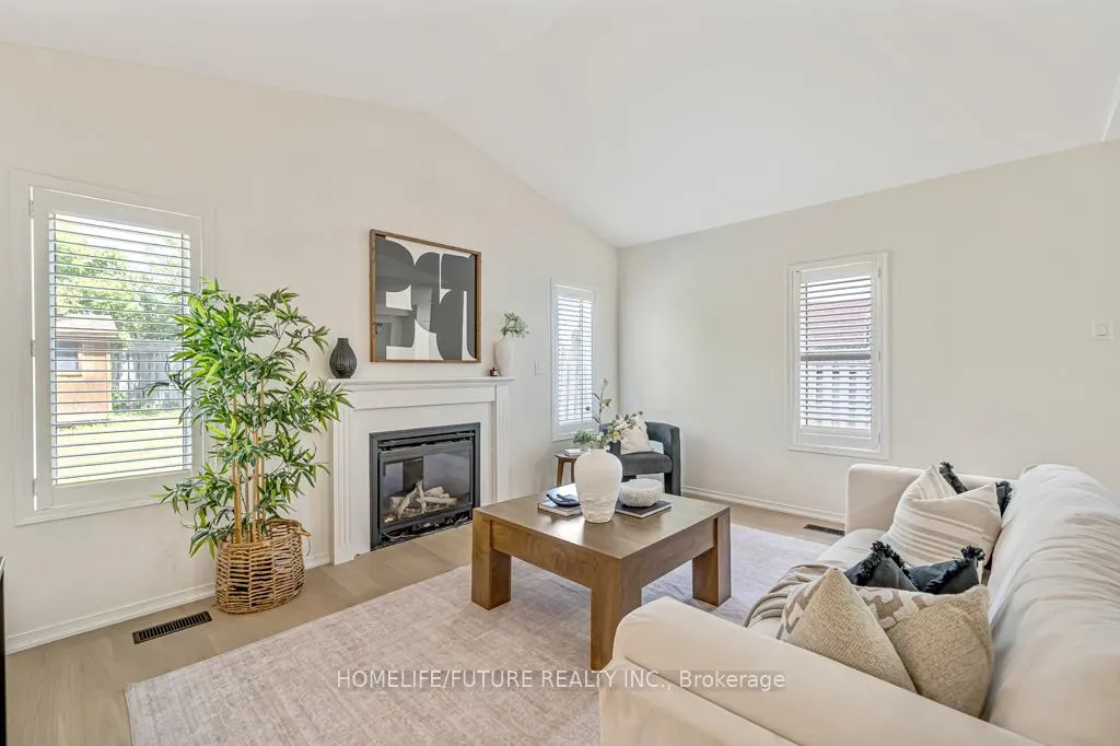 Photo 18 of 1966 Dalhousie Crescent, Oshawa, Samac — HOMEH