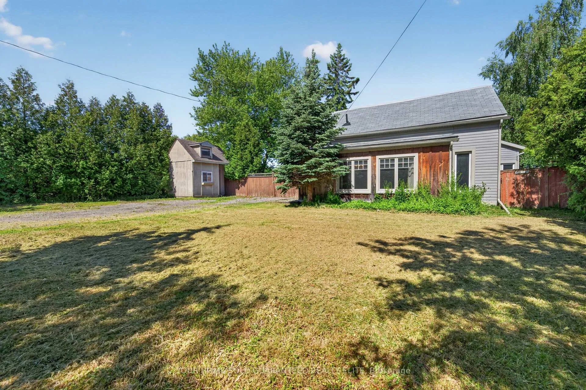 Photo 2 of 126 Mountain Street, Grimsby, Grimsby Escarpment — HOMEH
