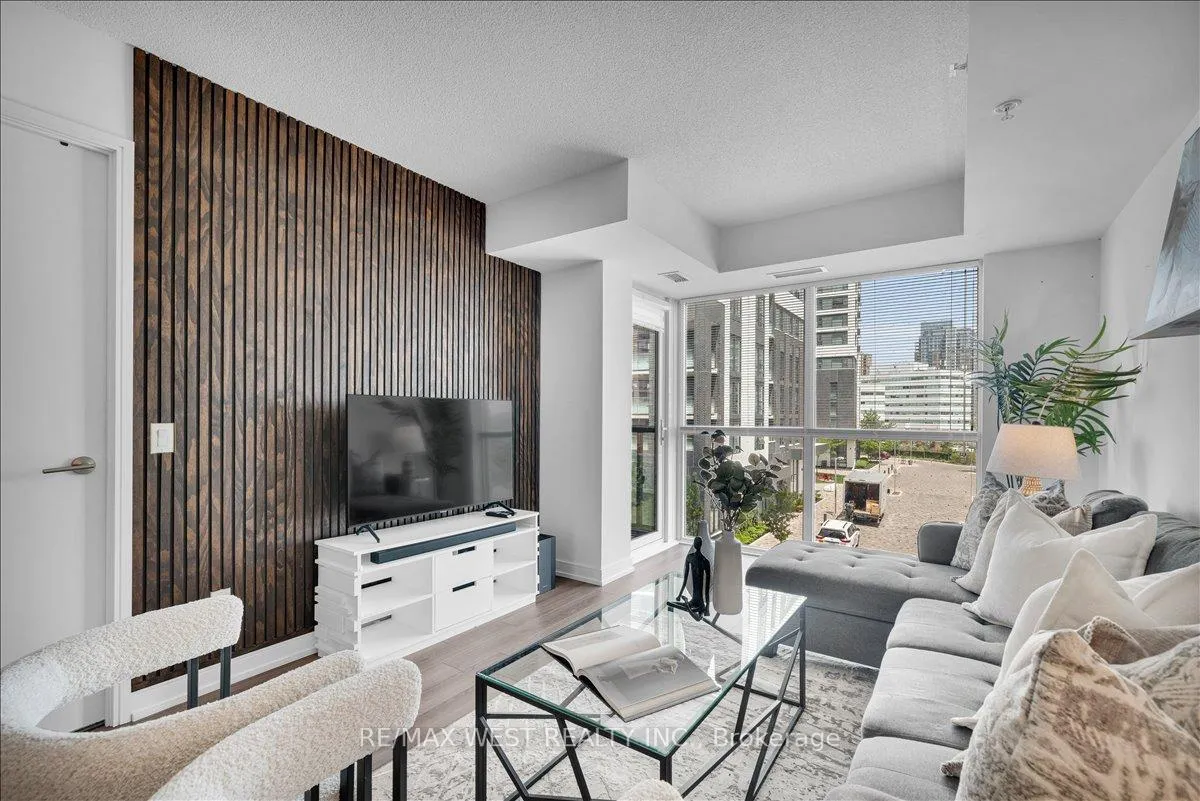 Photo 3 of Unit 306, 20 Thomas Riley Road, Etobicoke, Islington-City Centre West — HOMEH