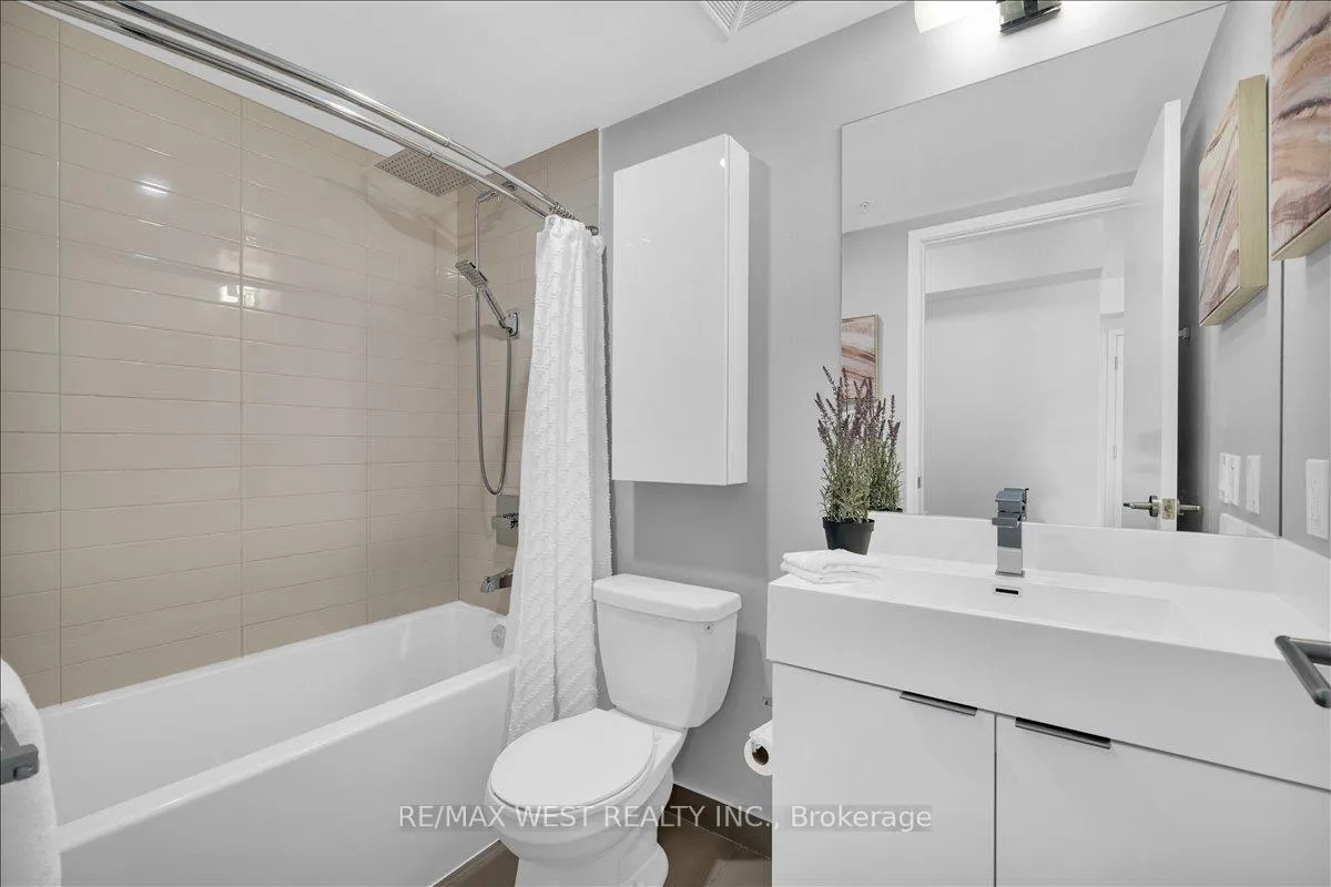 Photo 10 of Unit 306, 20 Thomas Riley Road, Etobicoke, Islington-City Centre West — HOMEH