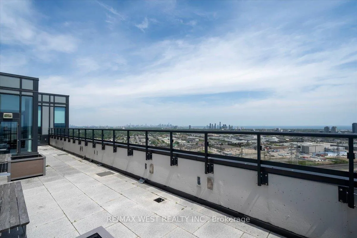 Photo 15 of Unit 306, 20 Thomas Riley Road, Etobicoke, Islington-City Centre West — HOMEH