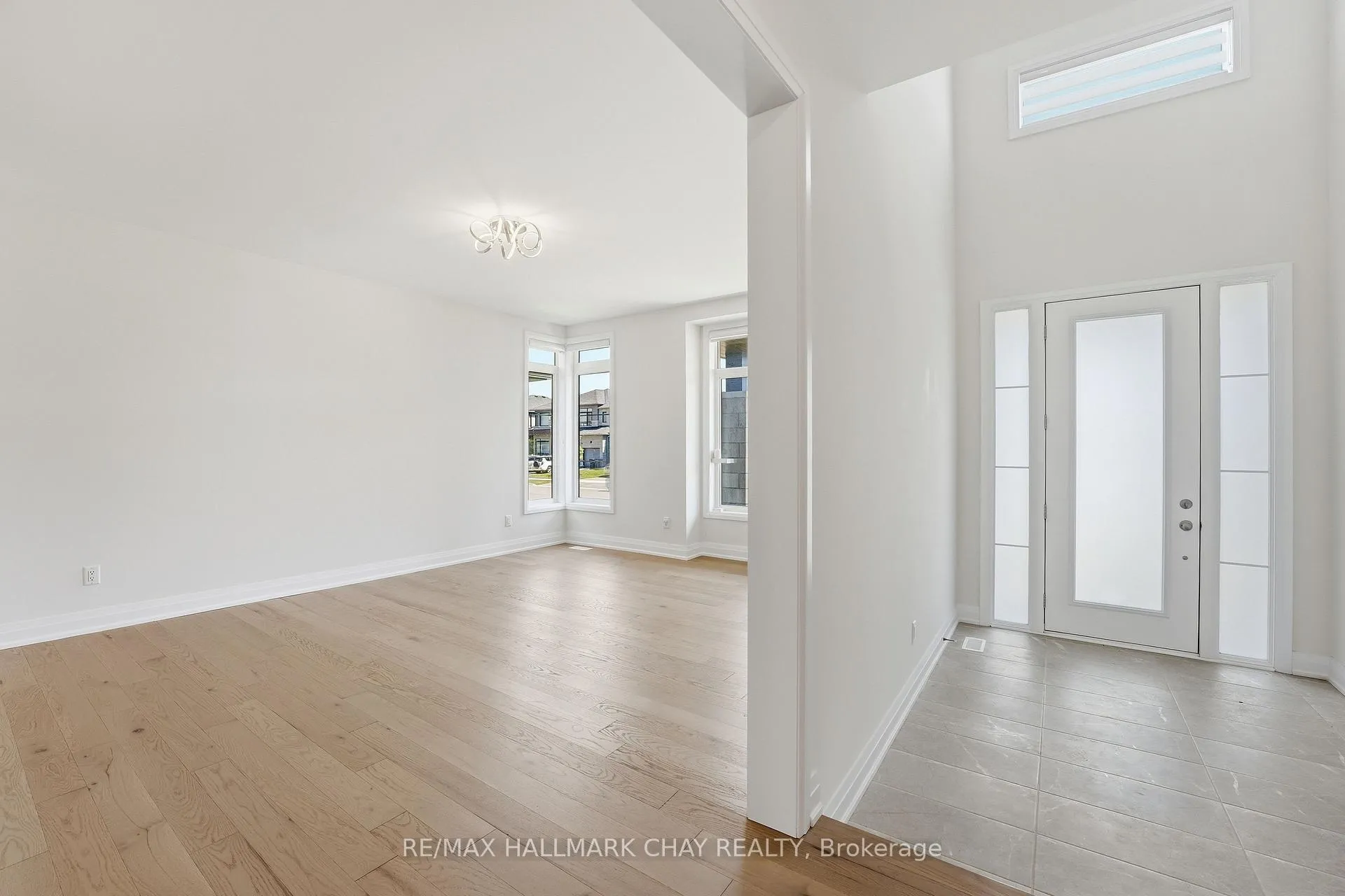 Photo 2 of 25 Del Ray Crescent, Wasaga Beach — HOMEH
