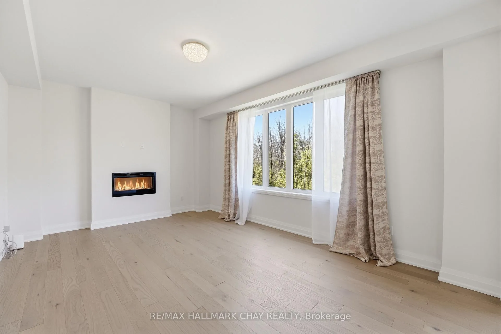 Photo 9 of 25 Del Ray Crescent, Wasaga Beach — HOMEH
