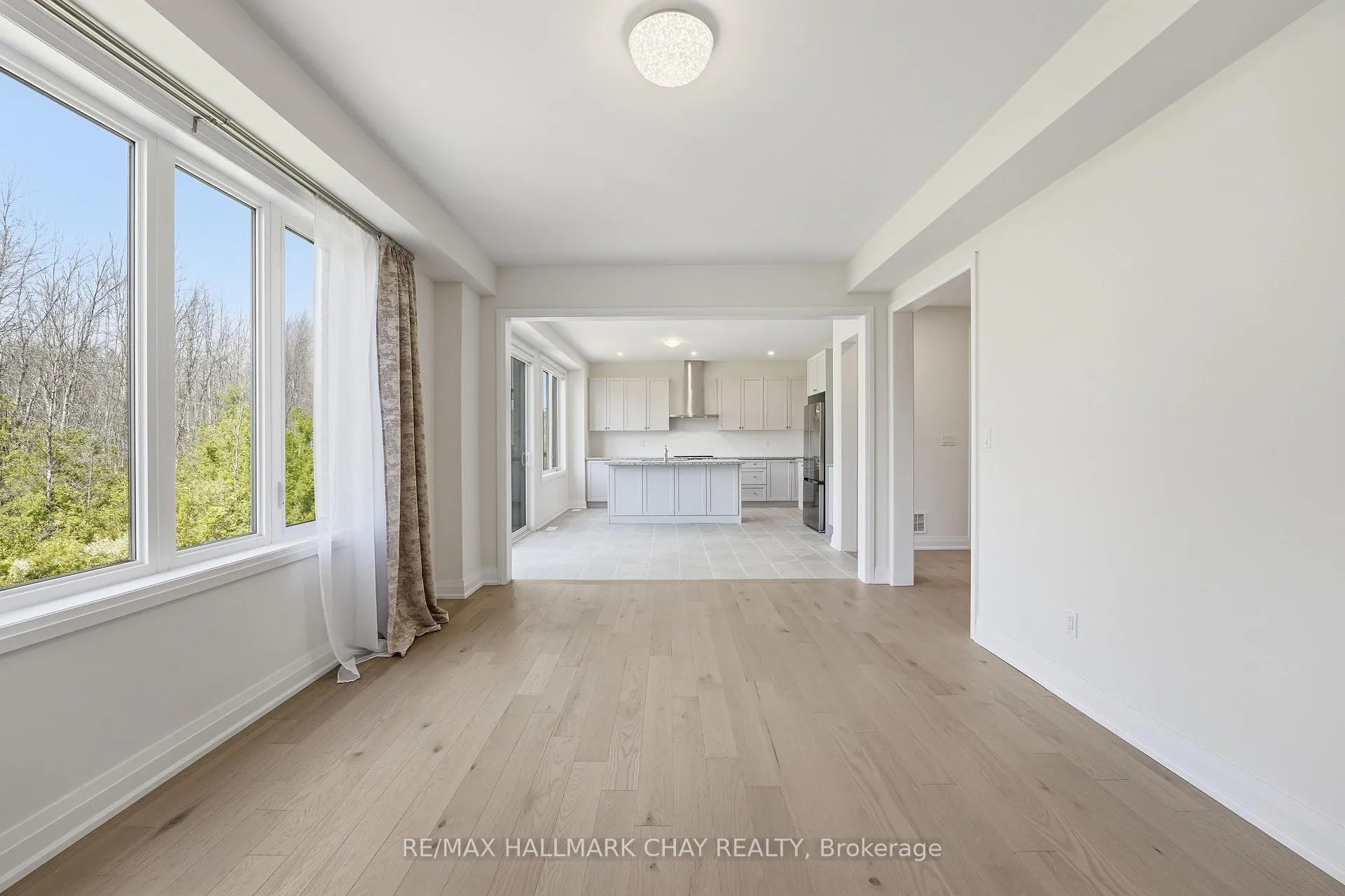 Photo 10 of 25 Del Ray Crescent, Wasaga Beach — HOMEH