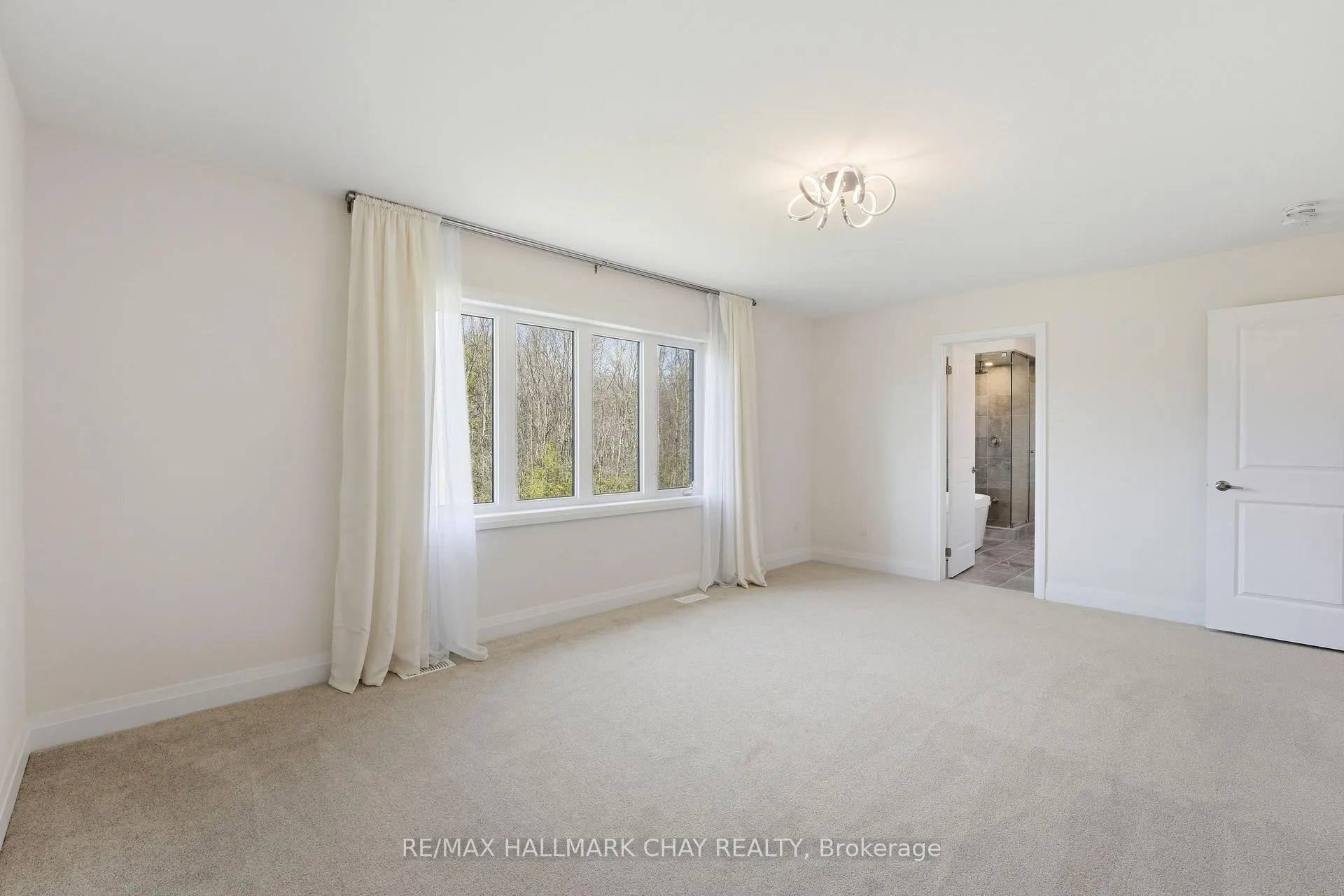 Photo 13 of 25 Del Ray Crescent, Wasaga Beach — HOMEH