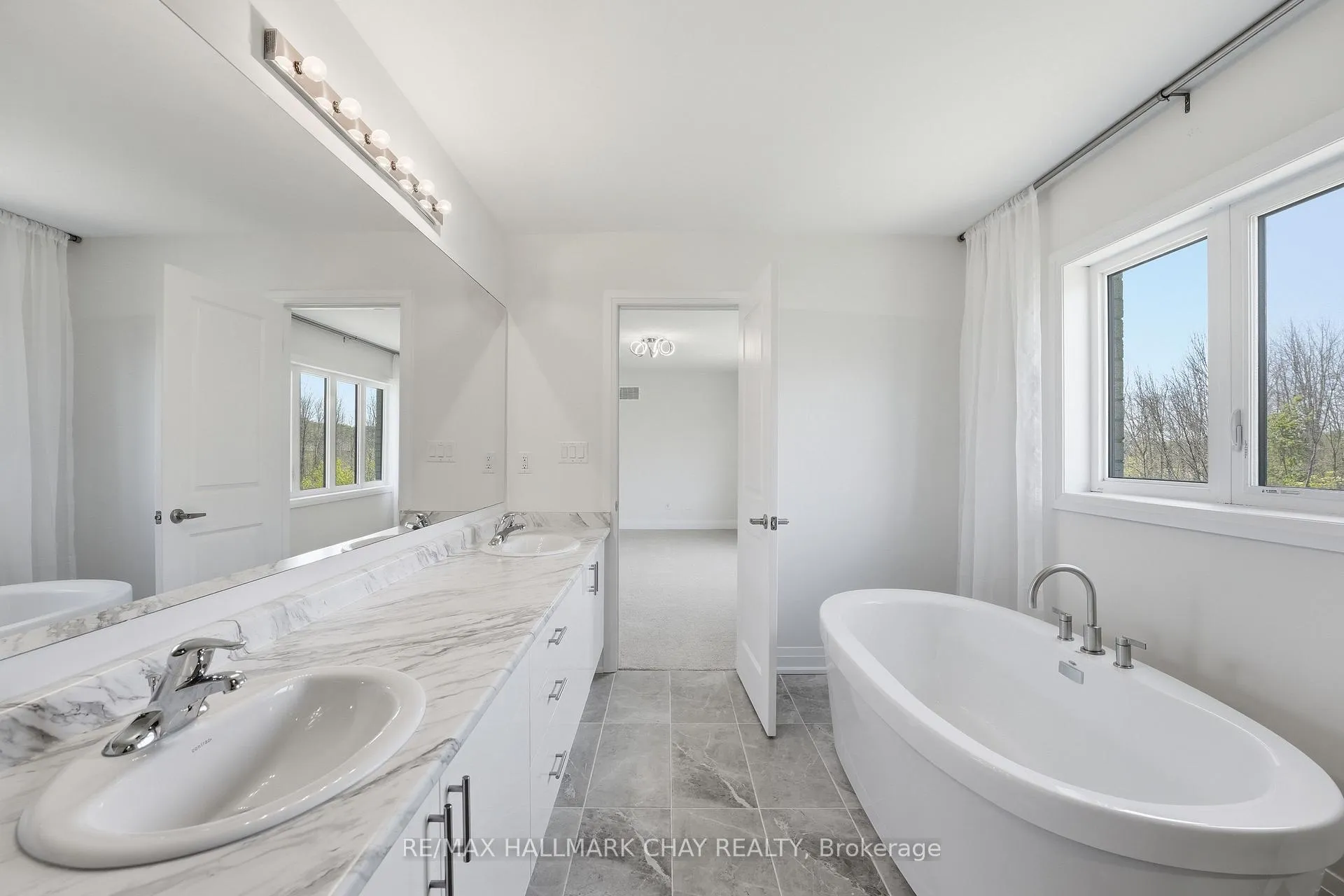 Photo 15 of 25 Del Ray Crescent, Wasaga Beach — HOMEH
