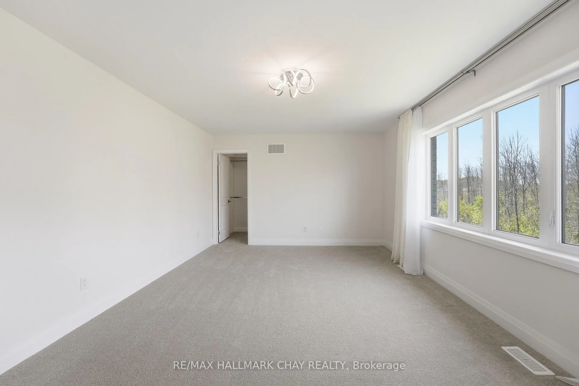 Photo 17 of 25 Del Ray Crescent, Wasaga Beach — HOMEH