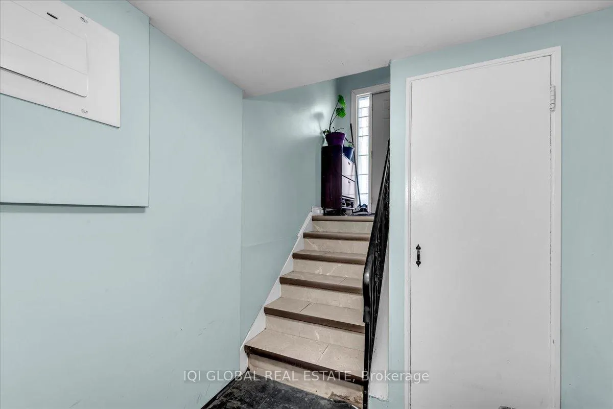 Photo 4 of 134 Thaler Avenue, Kitchener, Centreville Chicopee — HOMEH