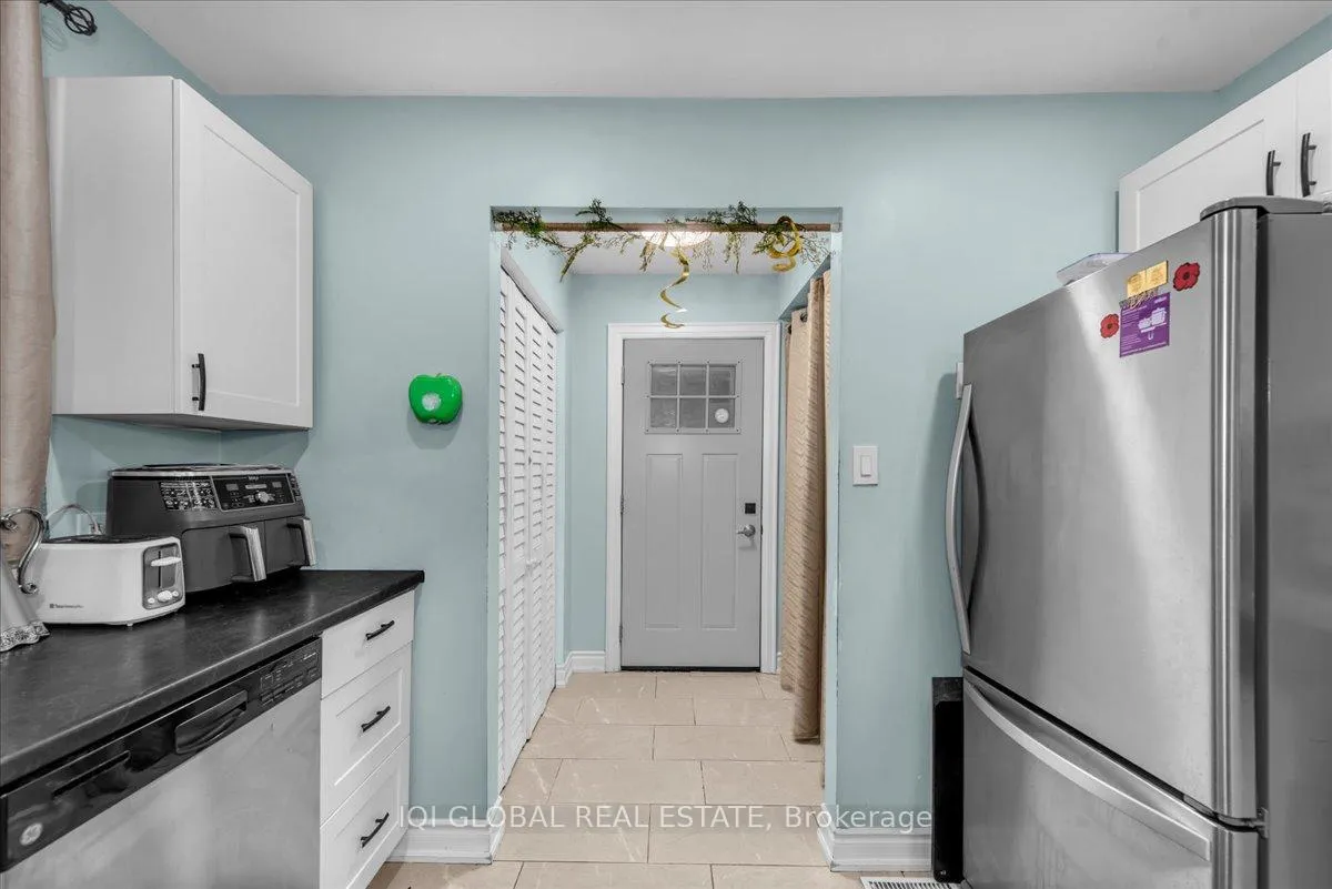 Photo 8 of 134 Thaler Avenue, Kitchener, Centreville Chicopee — HOMEH