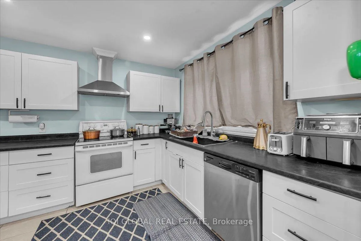 Photo 11 of 134 Thaler Avenue, Kitchener, Centreville Chicopee — HOMEH