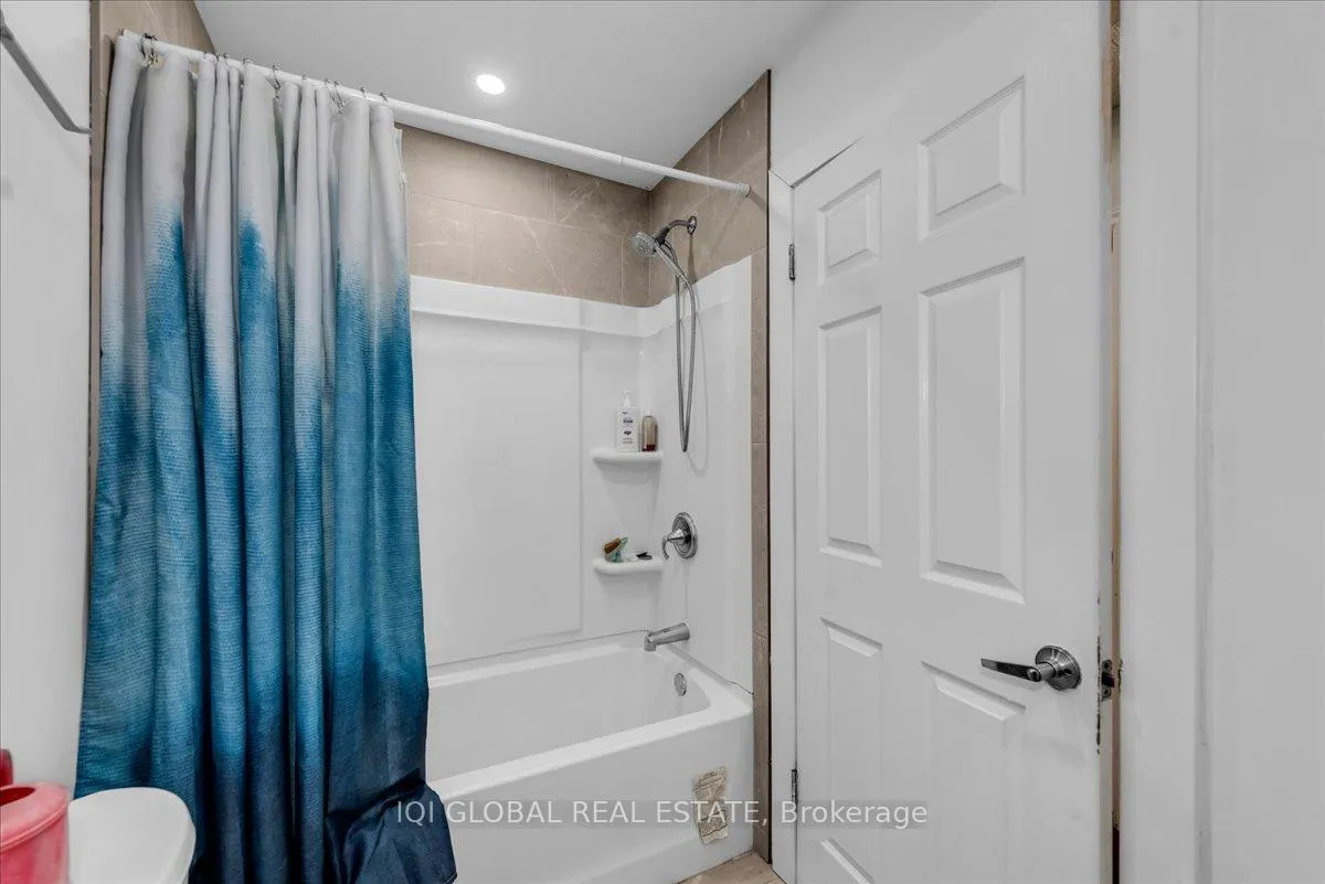 Photo 12 of 134 Thaler Avenue, Kitchener, Centreville Chicopee — HOMEH
