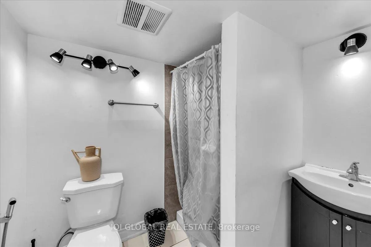 Photo 20 of 134 Thaler Avenue, Kitchener, Centreville Chicopee — HOMEH