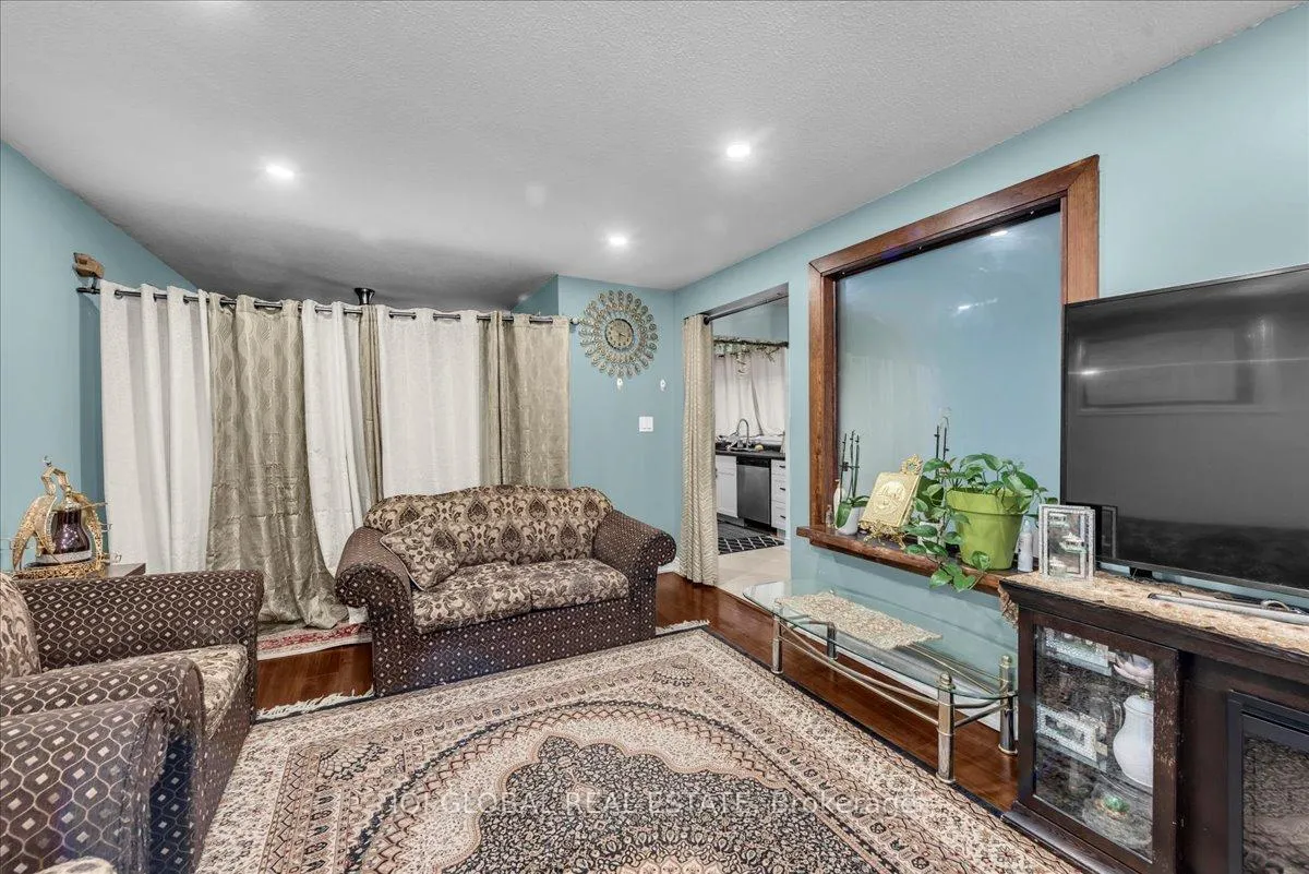 Photo 33 of 134 Thaler Avenue, Kitchener, Centreville Chicopee — HOMEH