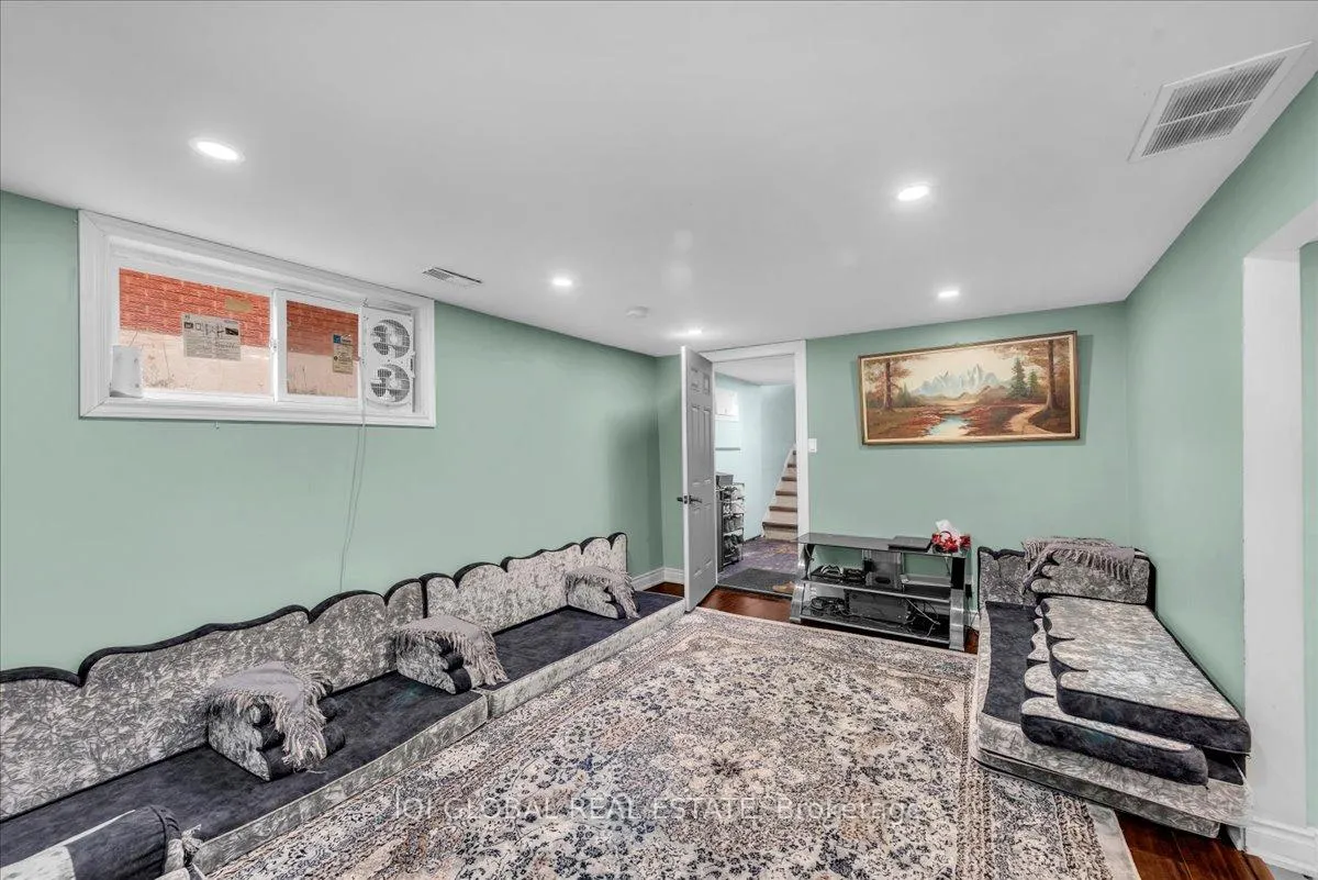 Photo 36 of 134 Thaler Avenue, Kitchener, Centreville Chicopee — HOMEH