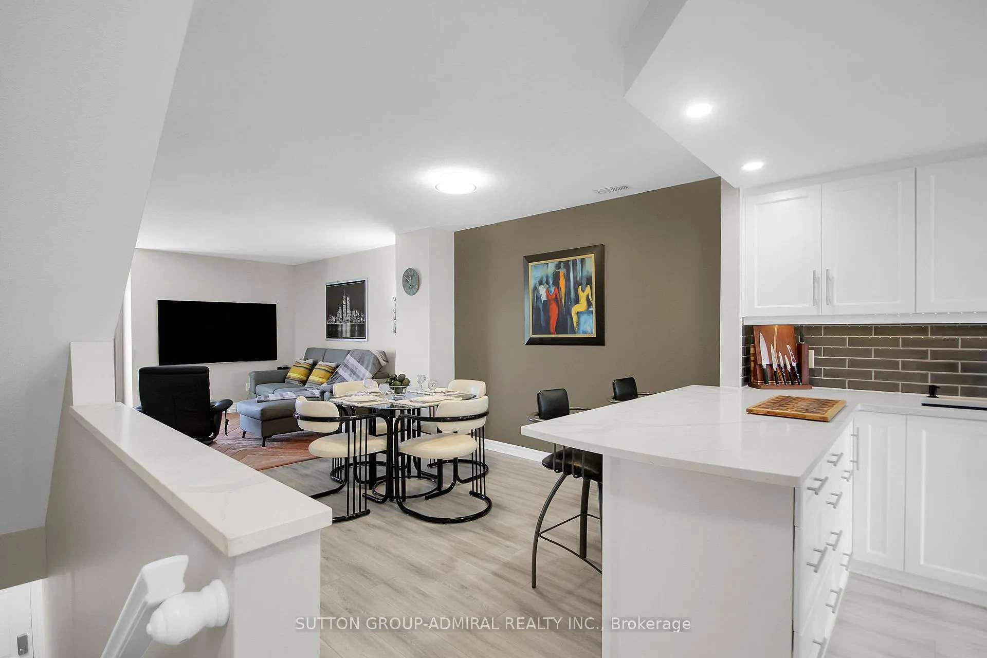 Photo 3 of 439B Chapman Mills Drive, Ottawa, Barrhaven - Strandherd — HOMEH
