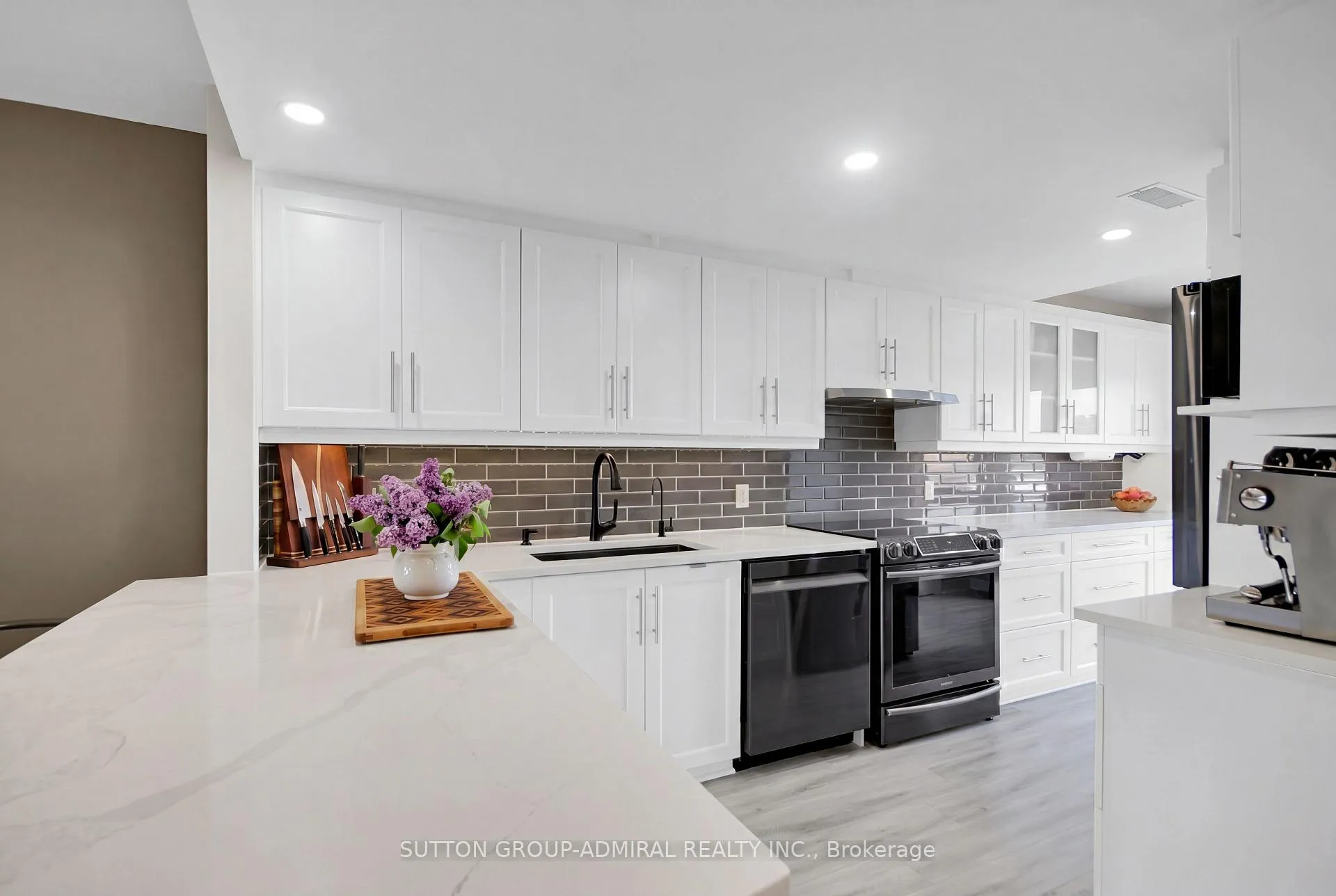 Photo 4 of 439B Chapman Mills Drive, Ottawa, Barrhaven - Strandherd — HOMEH
