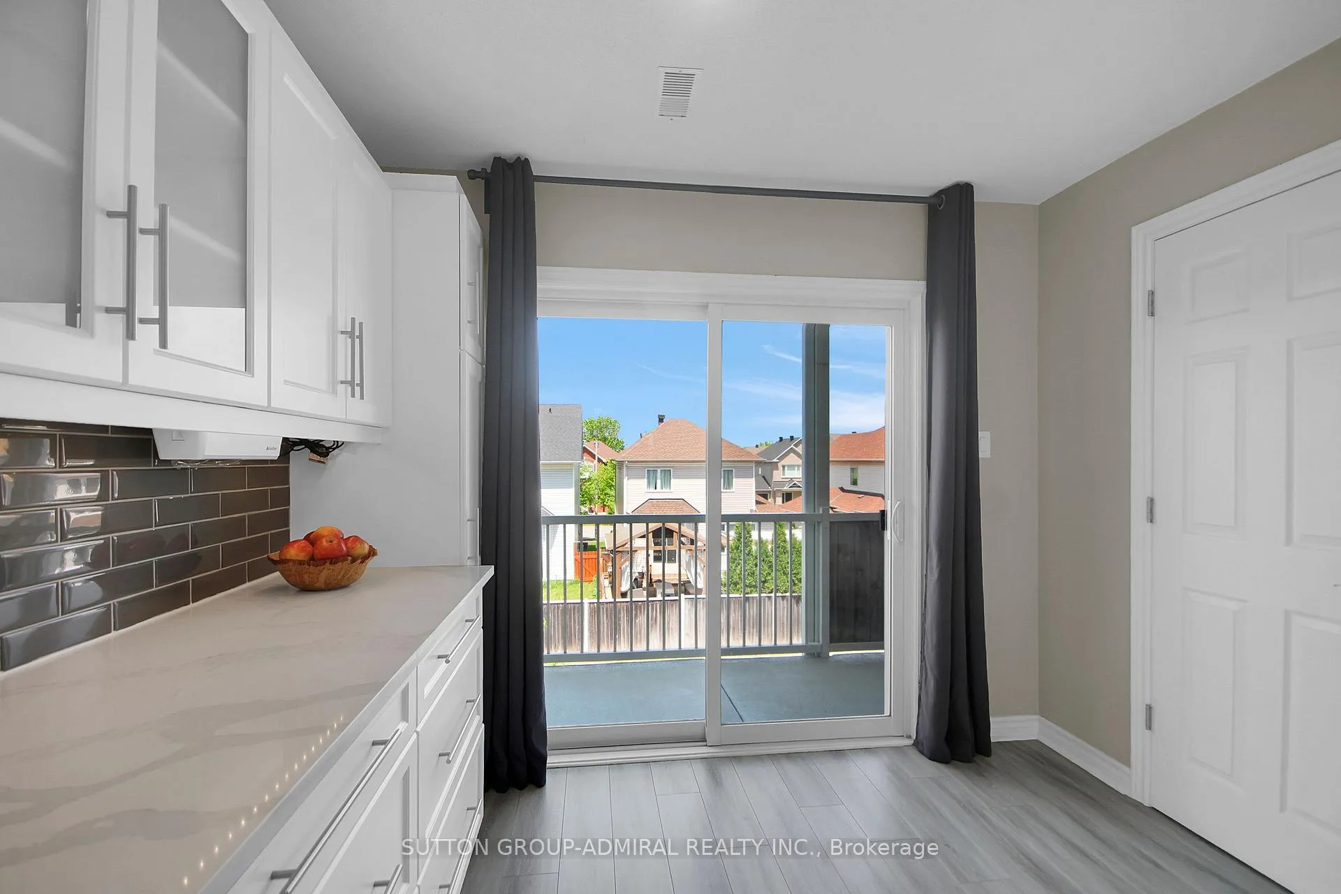 Photo 10 of 439B Chapman Mills Drive, Ottawa, Barrhaven - Strandherd — HOMEH