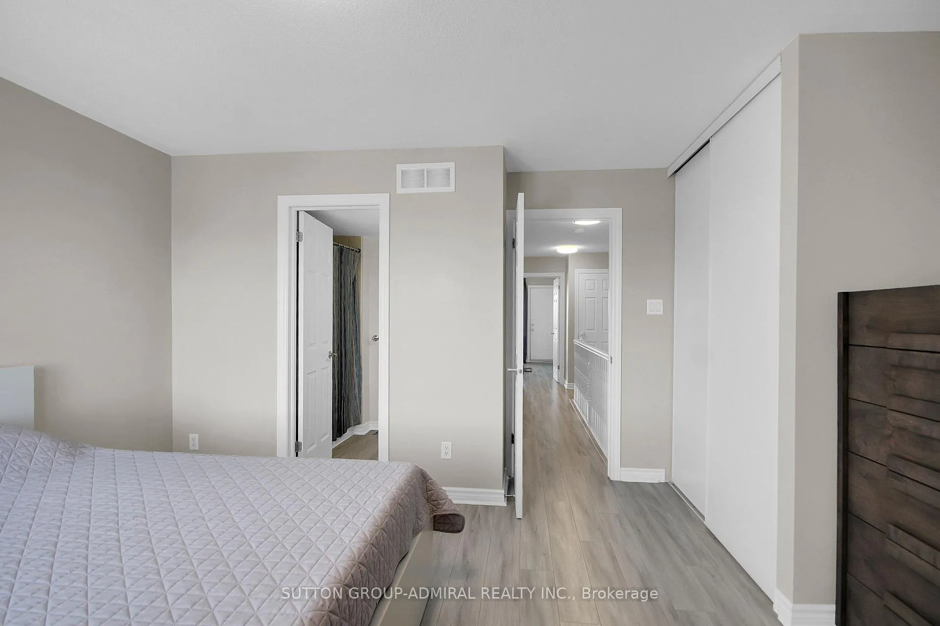 Photo 32 of 439B Chapman Mills Drive, Ottawa, Barrhaven - Strandherd — HOMEH