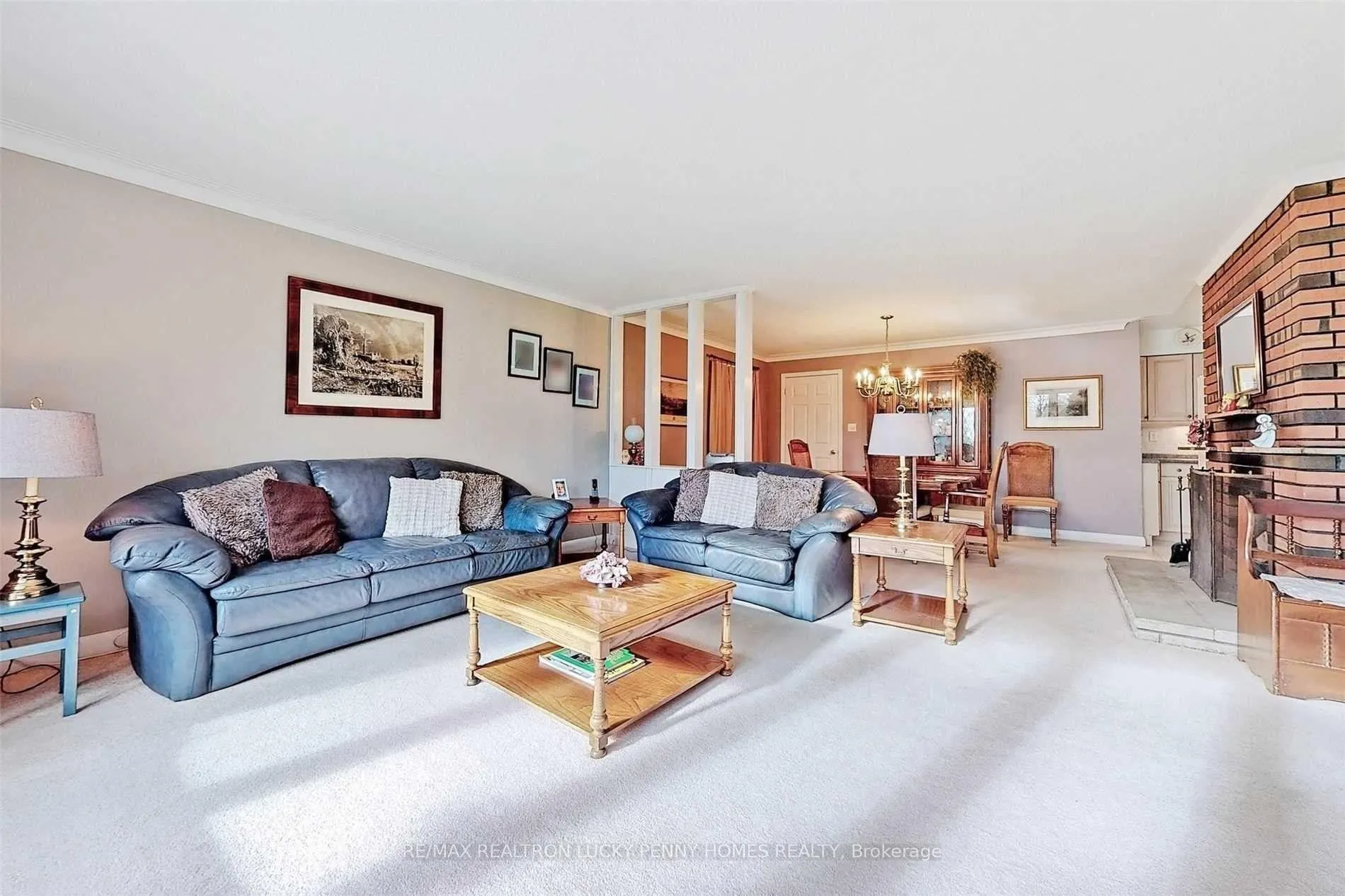 Photo 4 of 57 Windridge Drive, Markham, Bullock — HOMEH