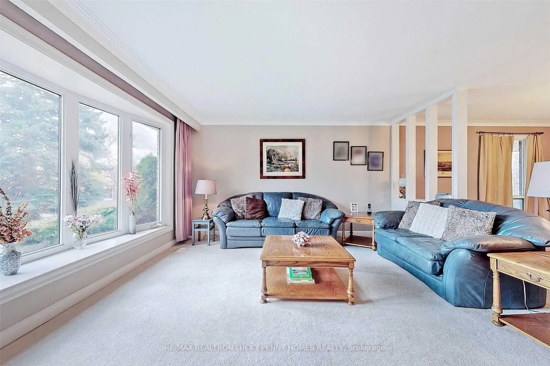 Photo 6 of 57 Windridge Drive, Markham, Bullock — HOMEH