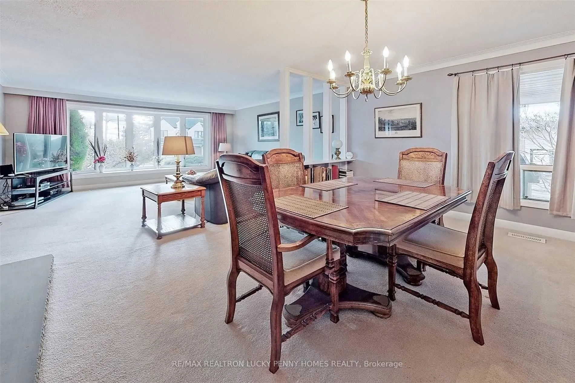 Photo 7 of 57 Windridge Drive, Markham, Bullock — HOMEH
