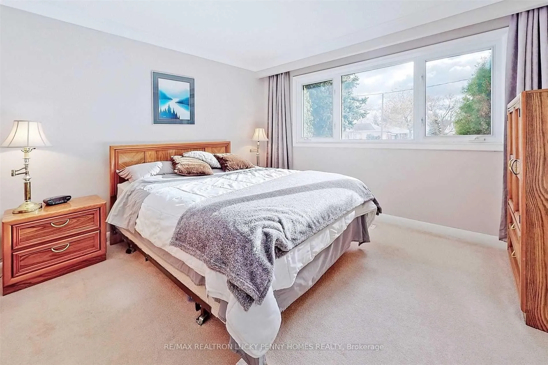 Photo 10 of 57 Windridge Drive, Markham, Bullock — HOMEH