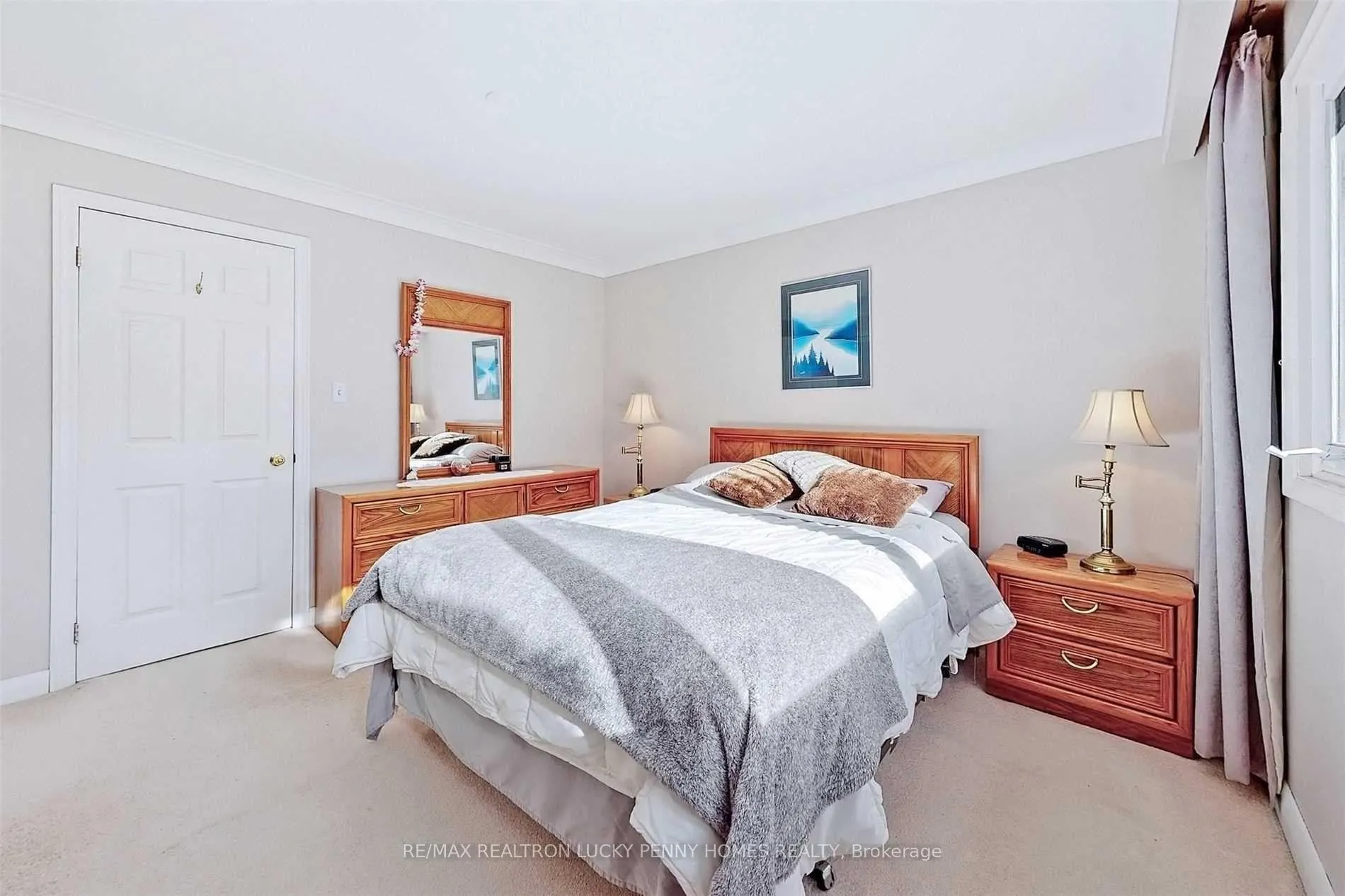 Photo 11 of 57 Windridge Drive, Markham, Bullock — HOMEH