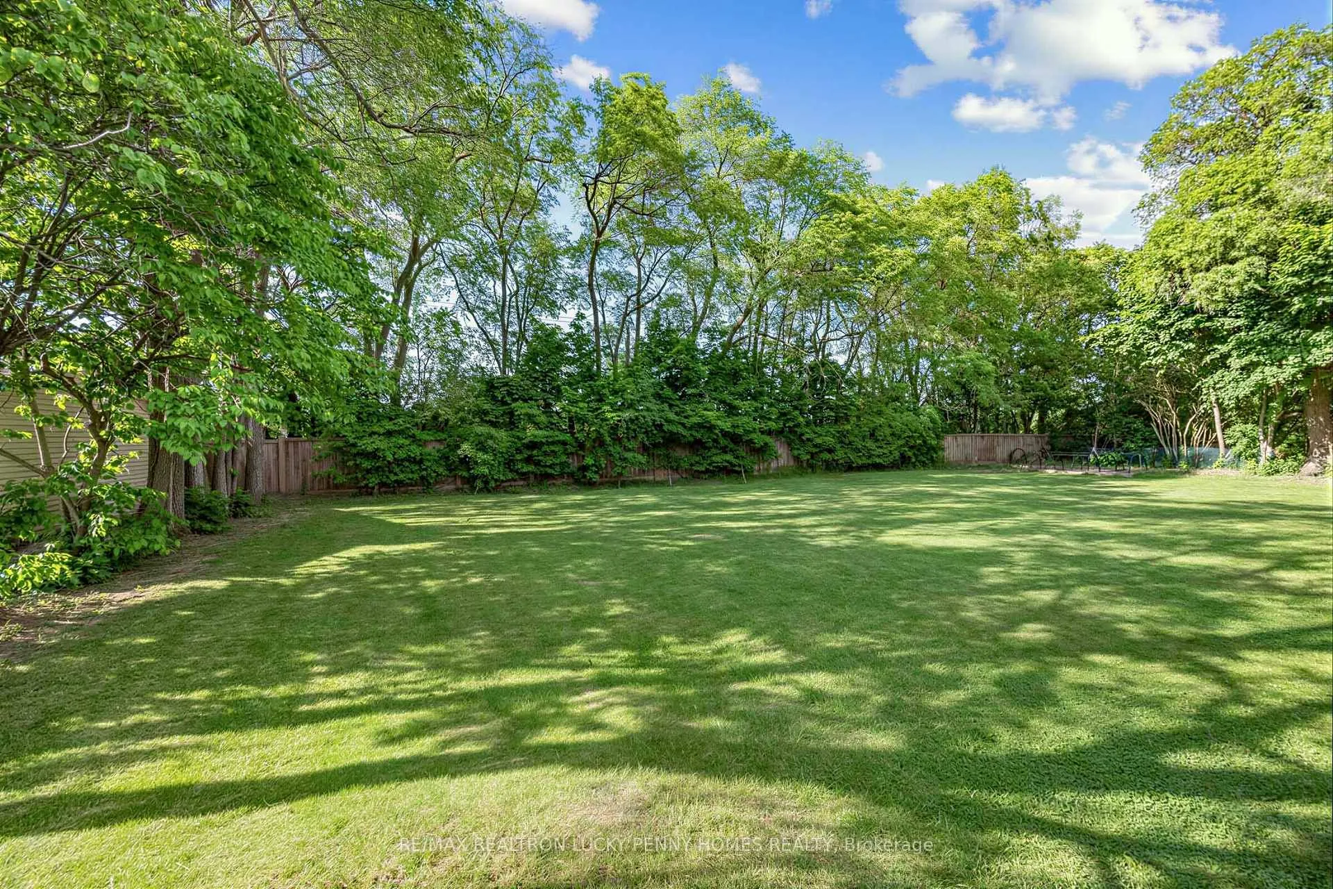 Photo 32 of 57 Windridge Drive, Markham, Bullock — HOMEH
