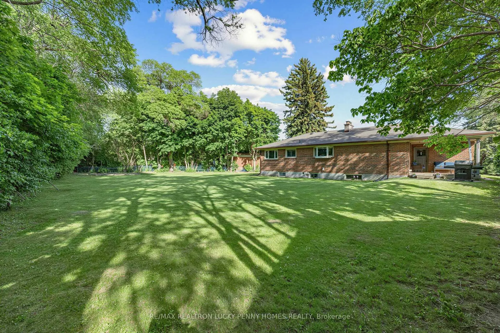 Photo 33 of 57 Windridge Drive, Markham, Bullock — HOMEH
