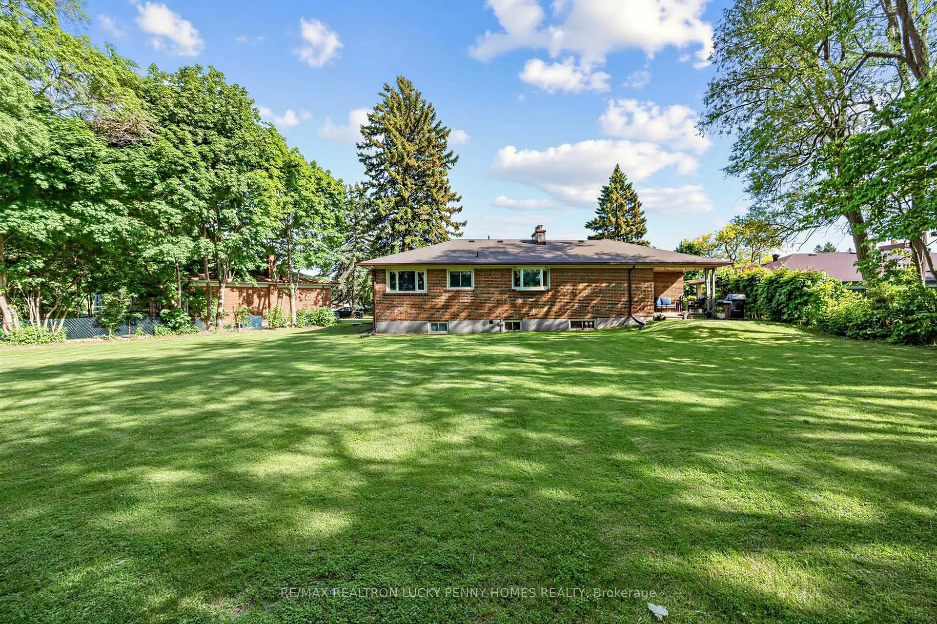 Photo 34 of 57 Windridge Drive, Markham, Bullock — HOMEH