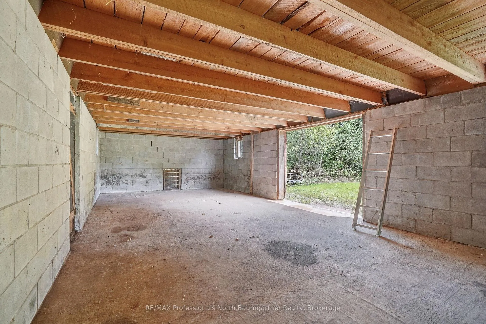Photo 34 of 6189 Loop Road, Highlands East, Cardiff Ward — HOMEH