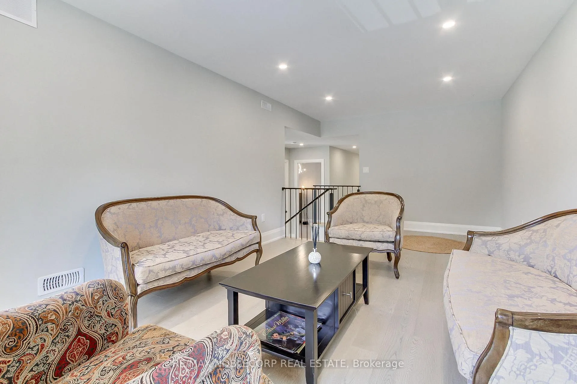 Photo 7 of 606 Green Street, Whitby, Downtown Whitby — HOMEH