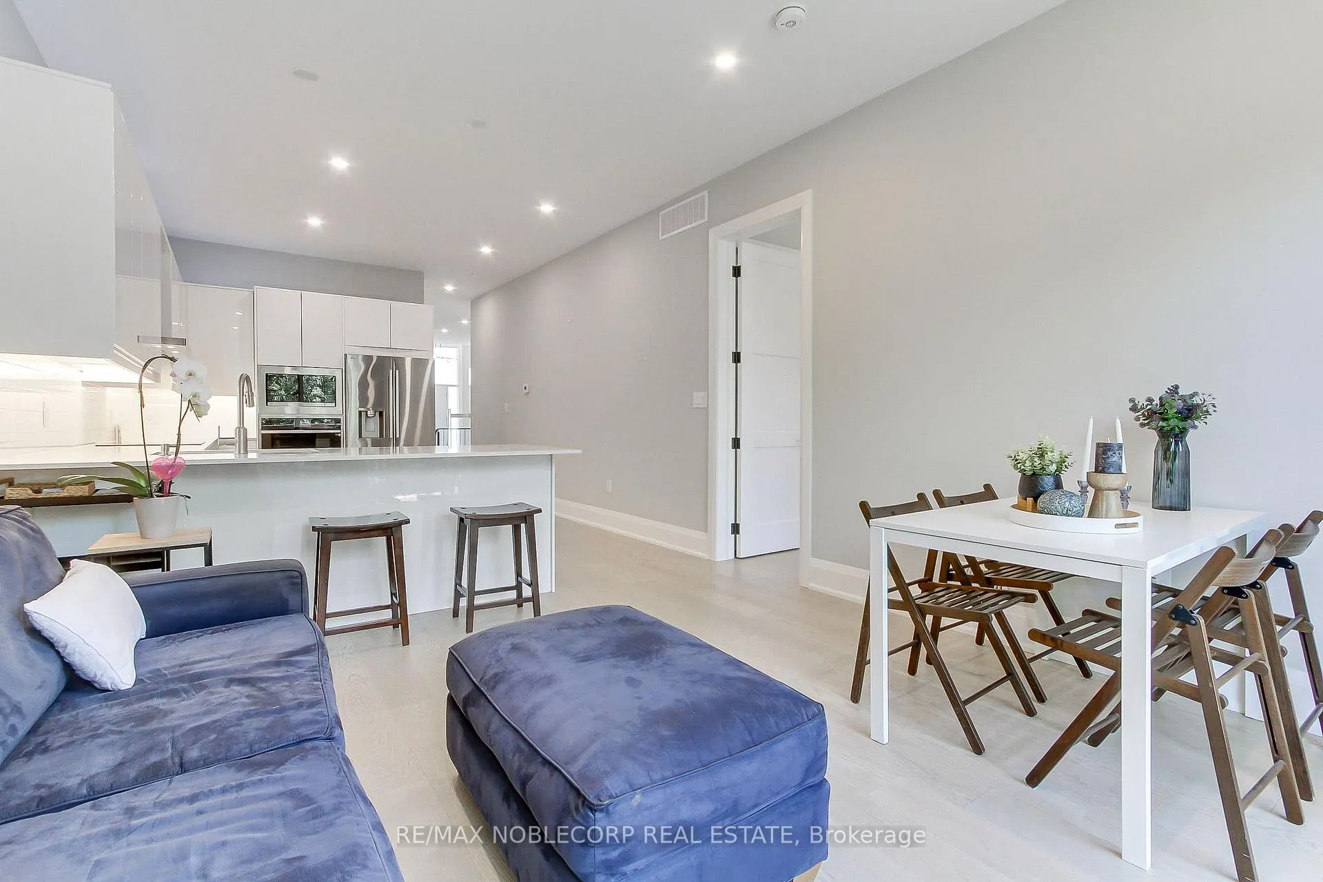 Photo 13 of 606 Green Street, Whitby, Downtown Whitby — HOMEH