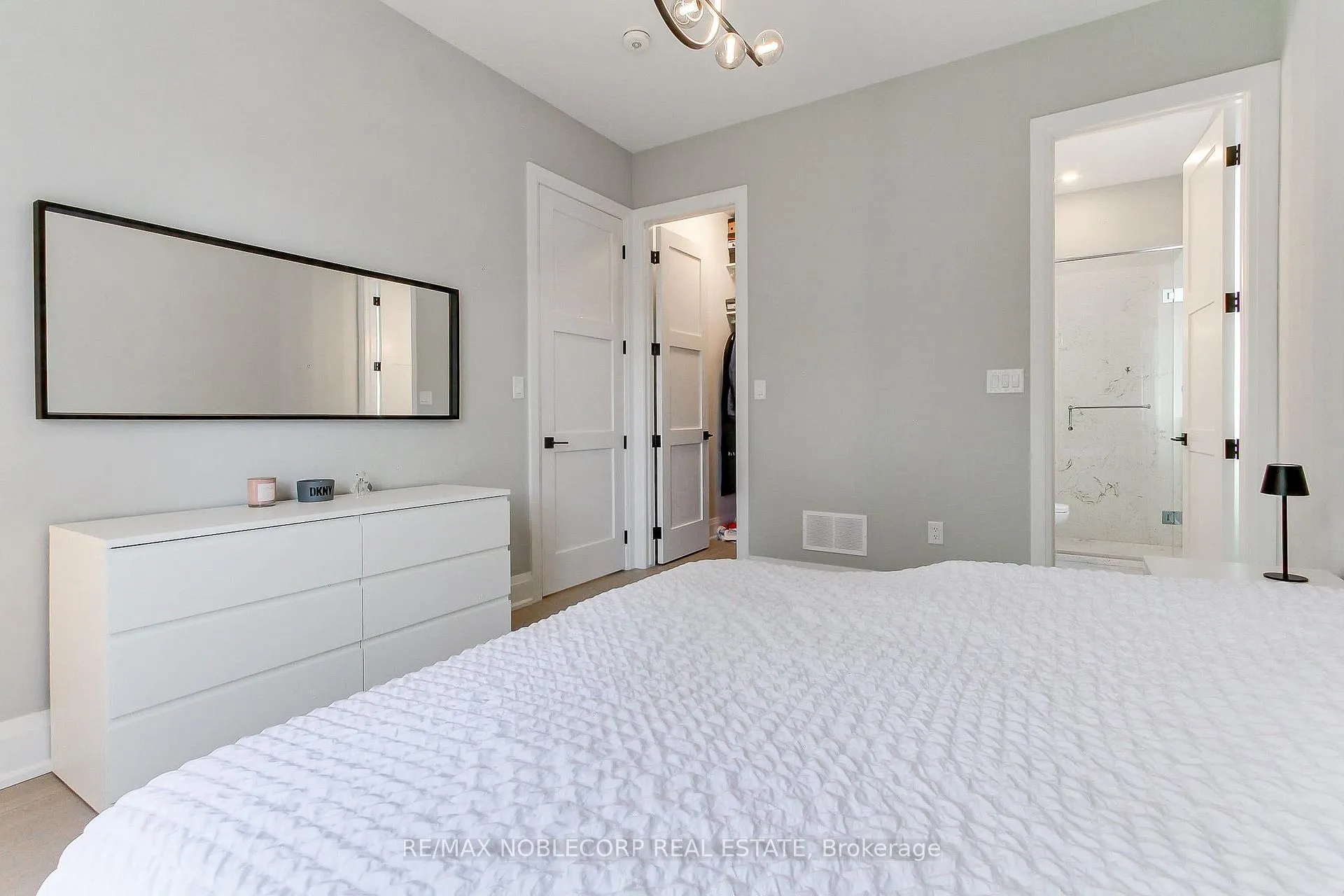 Photo 18 of 606 Green Street, Whitby, Downtown Whitby — HOMEH