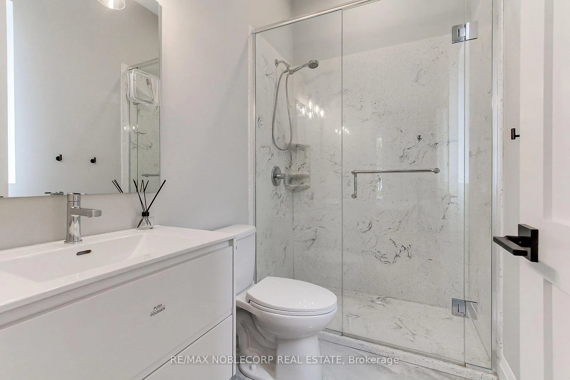 Photo 19 of 606 Green Street, Whitby, Downtown Whitby — HOMEH