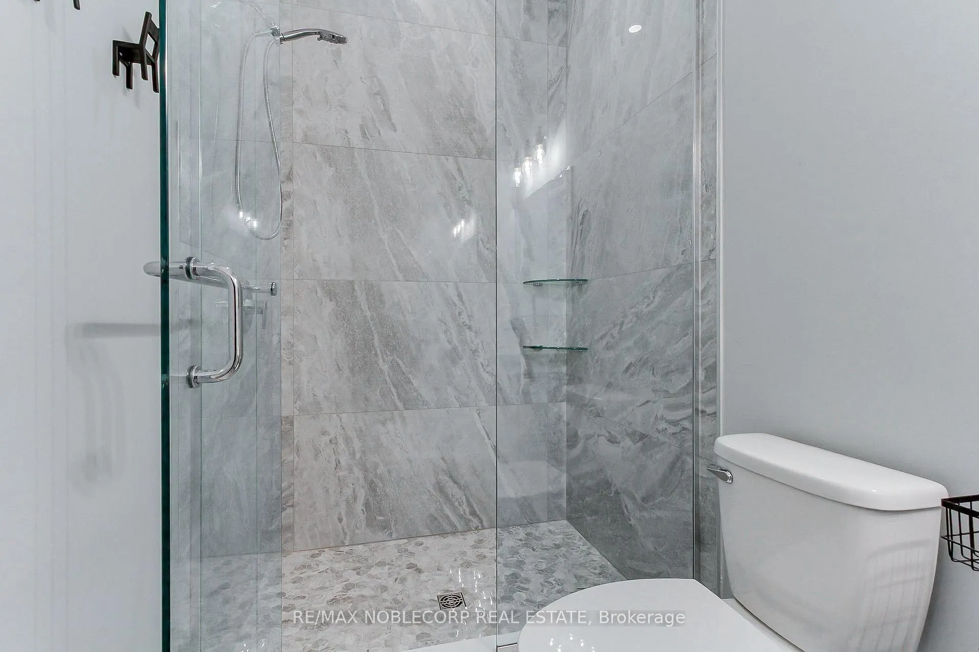 Photo 22 of 606 Green Street, Whitby, Downtown Whitby — HOMEH