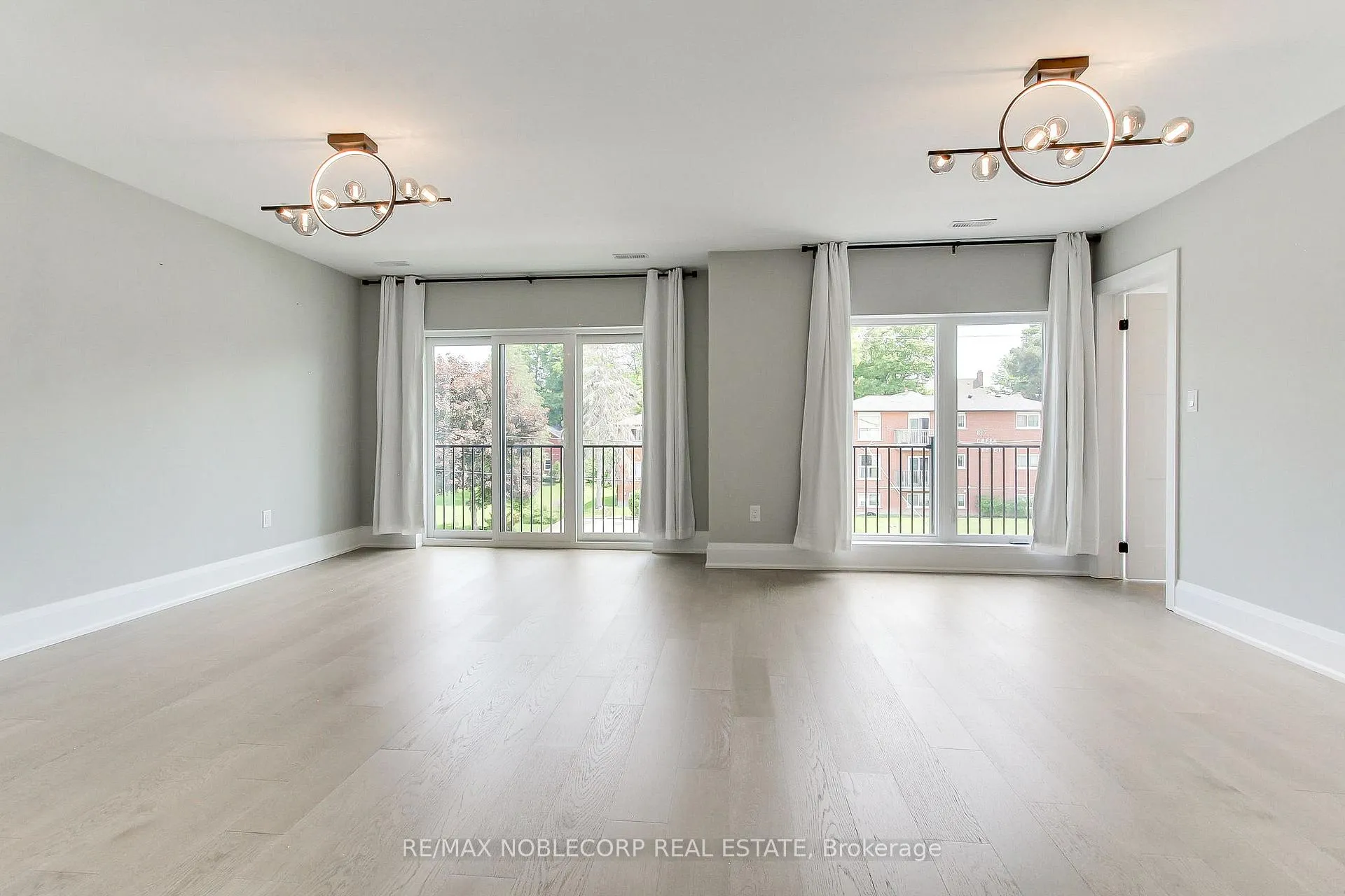 Photo 26 of 606 Green Street, Whitby, Downtown Whitby — HOMEH
